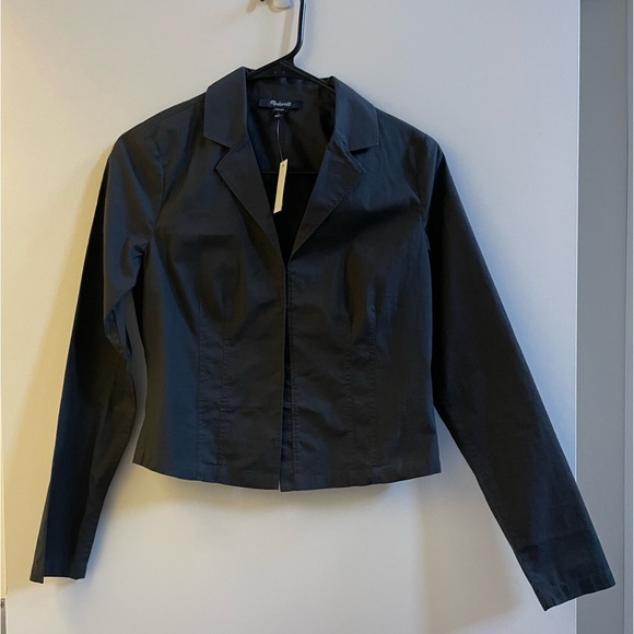 Poplin Hook-Front Shrunken Shirt in Black coal Color - Picture 4 of 6